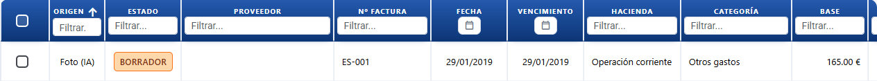 Listagem de faturas de compra a fornecedores com base, IVA e total no CotizaPrint